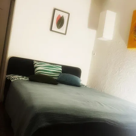 10 Min Walk From Old Town